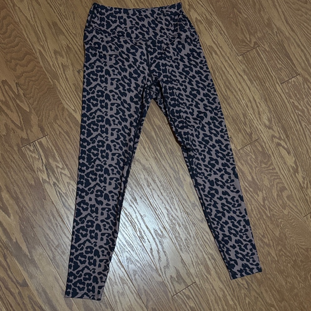 Year of Ours Black and Tan Animal Print athletic Leggings
